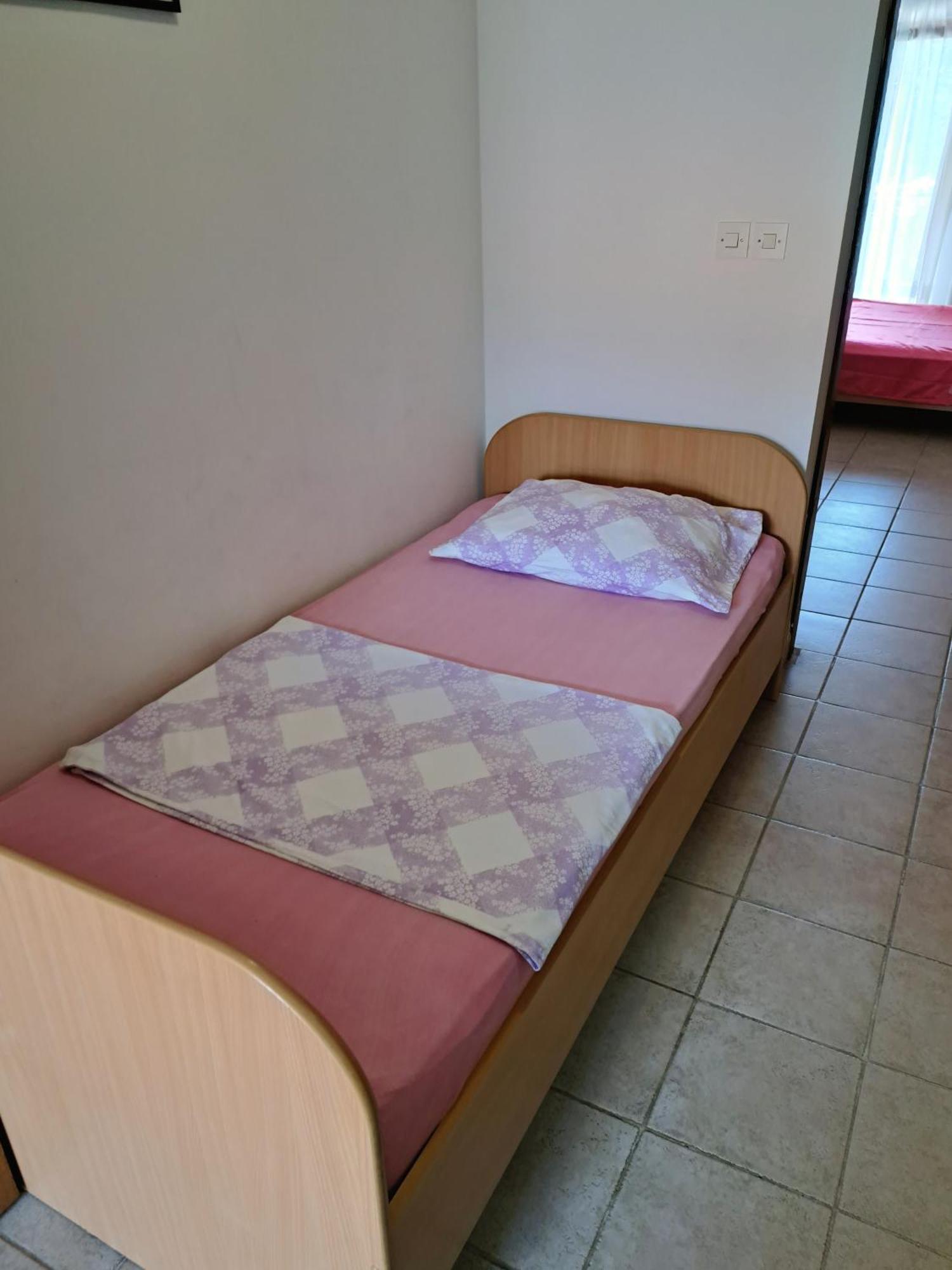 Apartments 1000 Flowers Stari Grad  Kamer foto