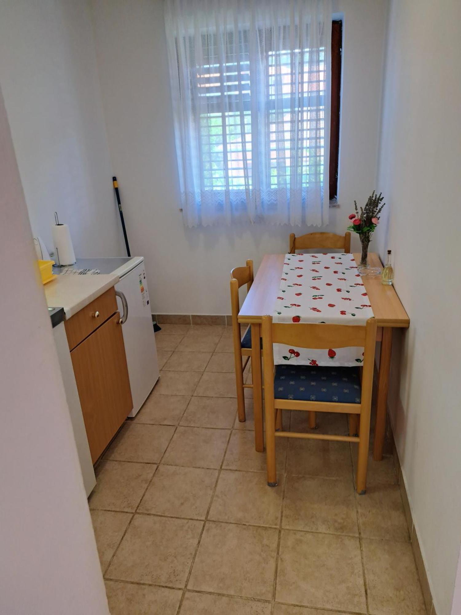 Apartments 1000 Flowers Stari Grad  Kamer foto