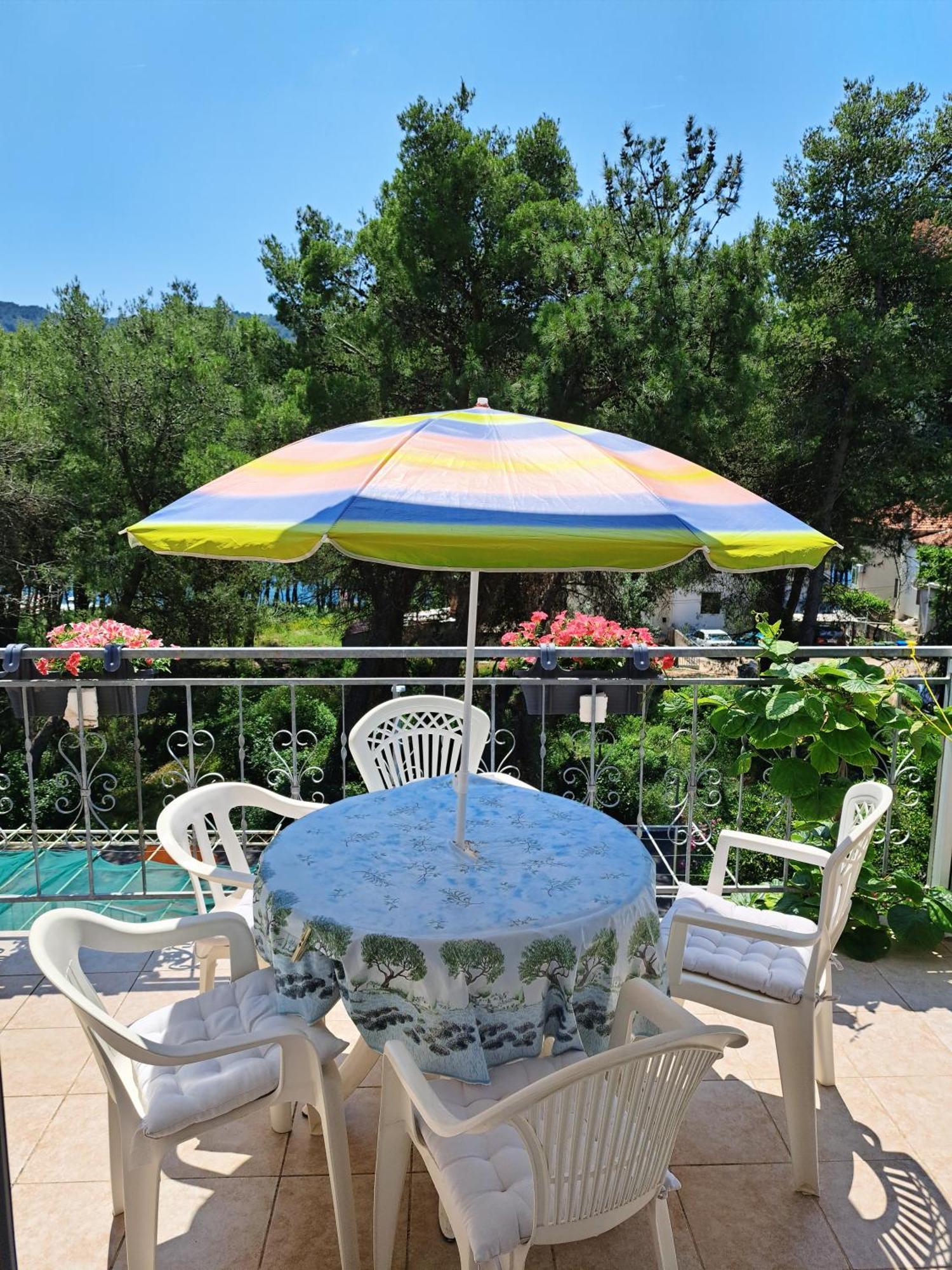 Apartments 1000 Flowers Stari Grad  Kamer foto